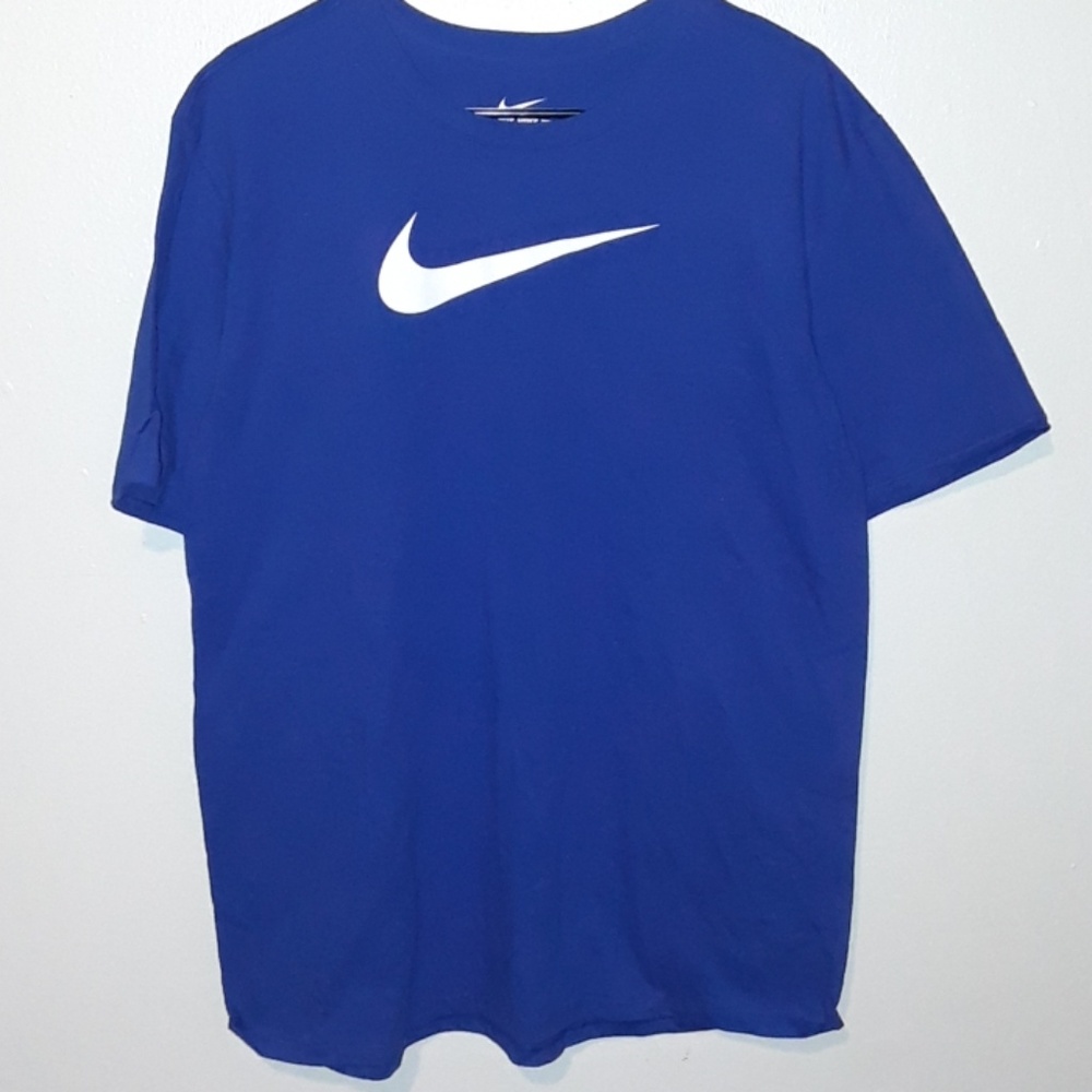 NWOT Nike tee shirt